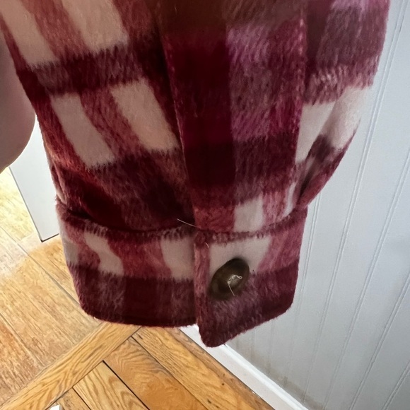 Bagatelle Women’s Cropped Plaid Flannel Button Down Shacket, NWT - Picture 4 of 7